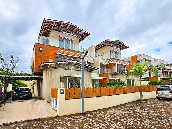 Vende-se Casa Tipo 4 no Condomínio Eden na Matola