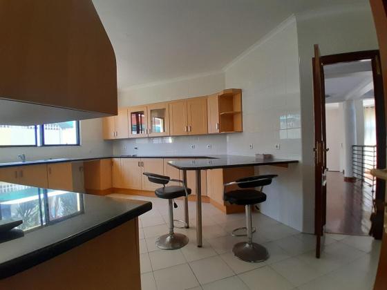 Vende-se Moradia na Sommerschield