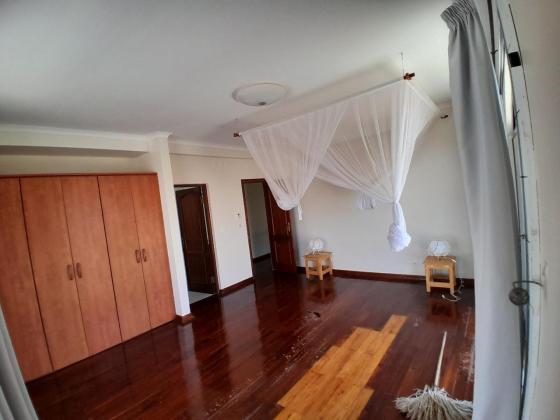 Vende-se Moradia T.4 na Sommerschield