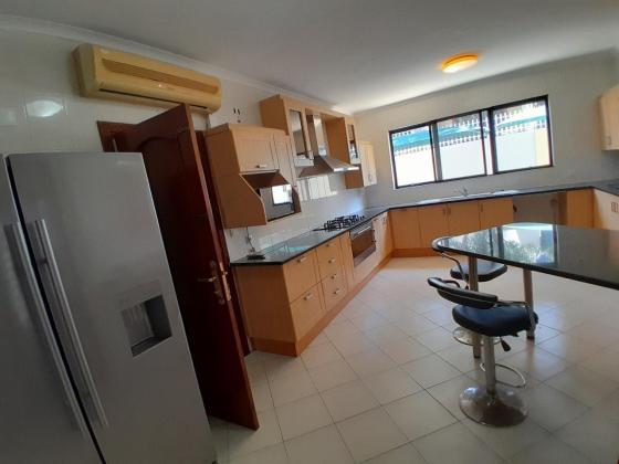 Vende-se Moradia na Sommerschield