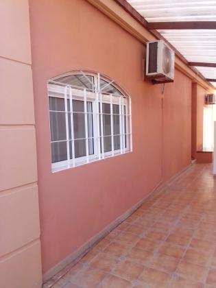 ARRENDA-SE MORADIA T3 NO CONDOMINIO TRIUNFO- COSTA DO SOL