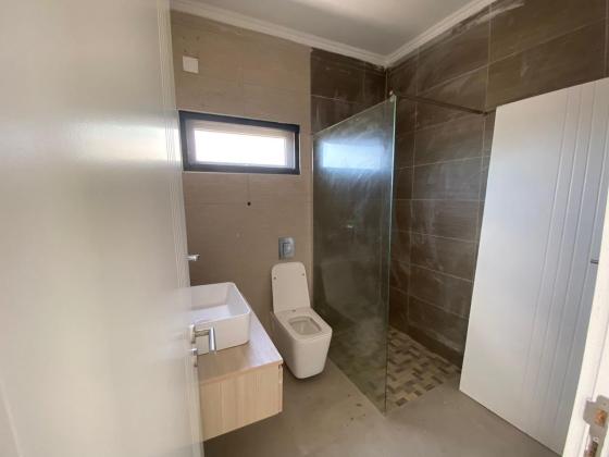 Primeiro Edificio Multifamiliar com 8 apartamentos de luxo com vista- Katembe