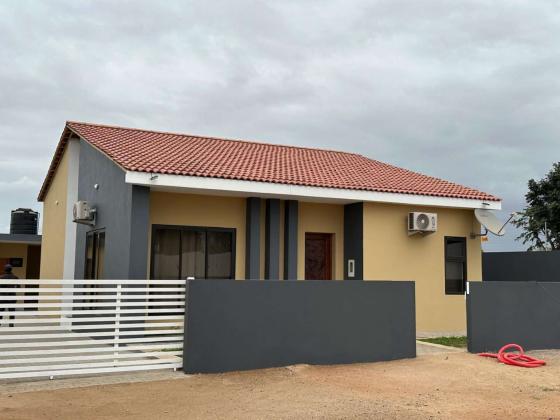 VENDO MORADIA T3 NO CONDOMÍNIO
