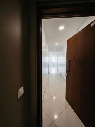 VENDO APARTAMENTO T4 VISTA MAR