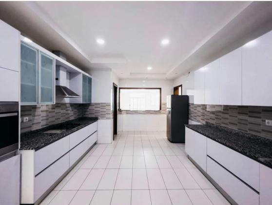VENDO APARTAMENTO T4 VISTA MAR