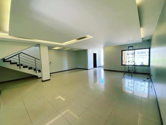 Moradia T4 no Condominio Kurhula
