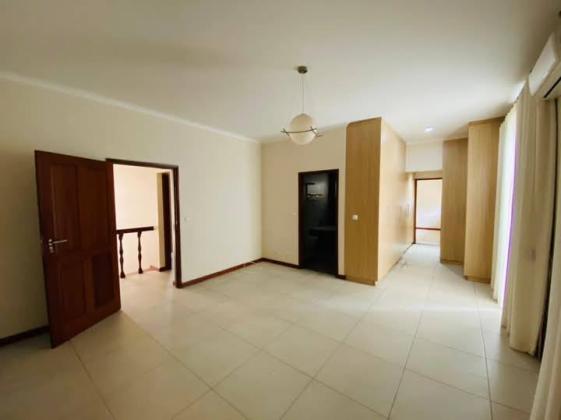 Moradia T4 no Condominio Sommerchield Estate