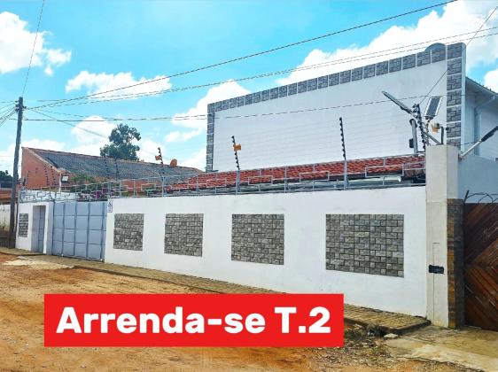 Arrenda-se Casa Tipo 2 no Fomento no Condomínio