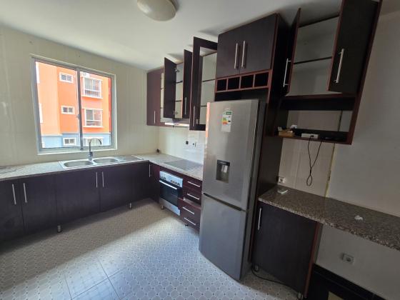 Arrenda-se Apartamento T3 no Condomínio Queens village