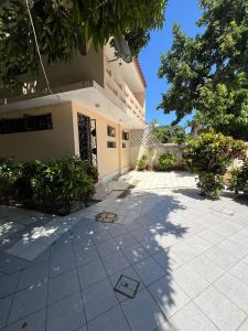 Arrenda-se moradia duplex T4 com piscina na Sommerchield 🎁