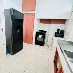 Arrenda-se Apartamento T2 mobilado na av Armando Tivane proximo ao mundos, com estacionamento.