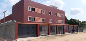 Vende-se 2 armazéns na Matola Bairro de Malhampsene