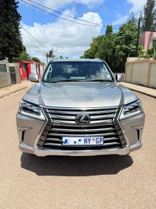Lexus LX 570 Modelo 2021