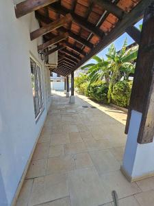 arrenda se / rent moradia condomínio Bela vista