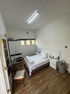 Vende-se flat  T2+1 Pronta Habitar, 2⁰ andar, prédio curto, Localizado na  Polana Av. Patrice Lum