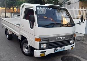 TOYOTA DYNA 2L recém importado