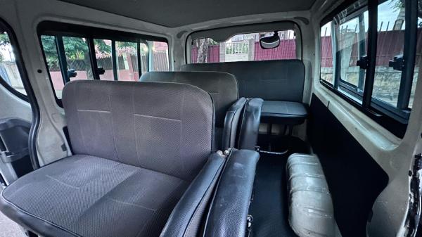 TOYOTA HIACE QUANTAM