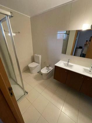 Arrenda-se Apartamento T3 moderna com piscina no condomínio Imoinvest, av Julius nherere