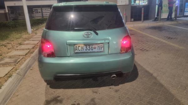 Vende-se Toyota Ist 1.5 Silencioso e SPORT