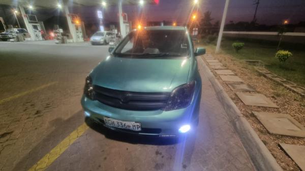 Vende-se Toyota Ist 1.5 Silencioso e SPORT