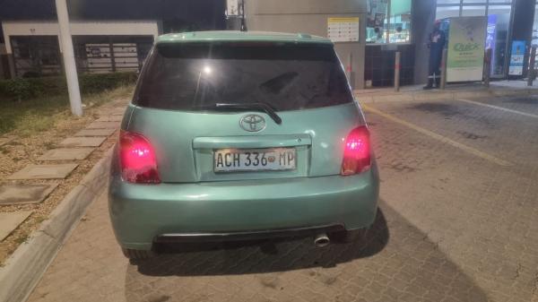 Vende-se Toyota Ist 1.5 Silencioso e SPORT