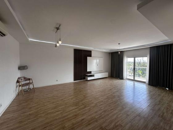 Vende-se Espaçoso Apartamento T3 3wcs moderna com piscina e ginásio no condomínio 4 life, dona alice