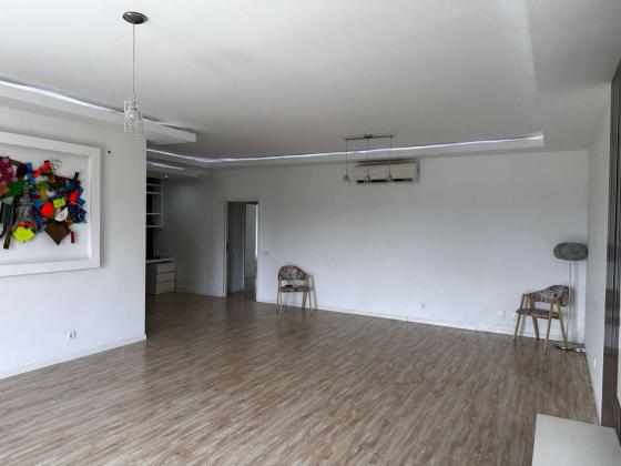 Vende-se Espaçoso Apartamento T3 3wcs moderna com piscina e ginásio no condomínio 4 life, dona alice