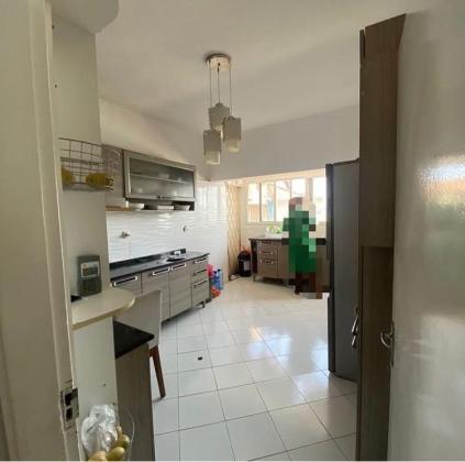 Vende-se apartamento T3 na Polana Cimento 🎁