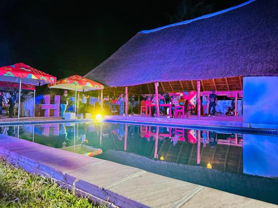 Vende-se estabelecimento comercial e turístico próximo da Praia de Inhassoro 🎁