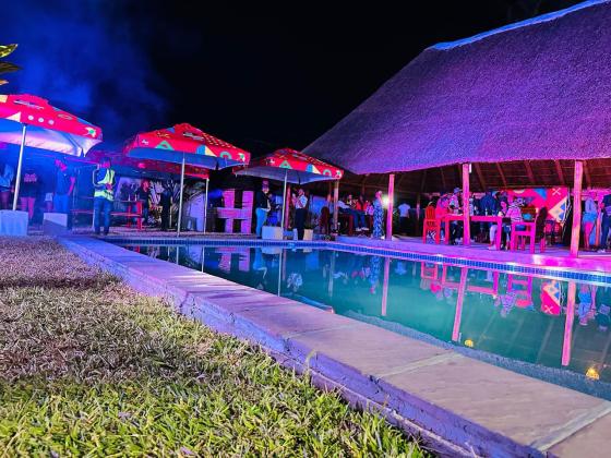 Vende-se estabelecimento comercial e turístico próximo da Praia de Inhassoro 🎁