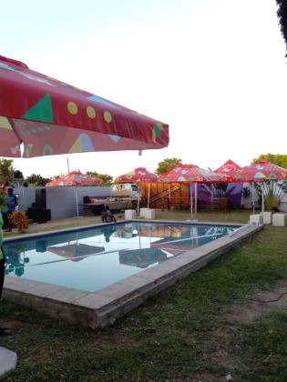 Vende-se estabelecimento comercial e turístico próximo da Praia de Inhassoro 🎁