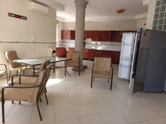 Arrenda-se e Vende-se está bela Moradia, tipo7 no bairro da costa do sol triunfo 2