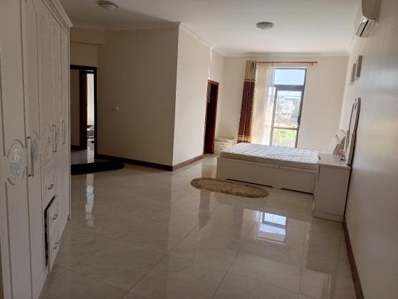 Arrenda-se e Vende-se está bela Moradia, tipo7 no bairro da costa do sol triunfo 2