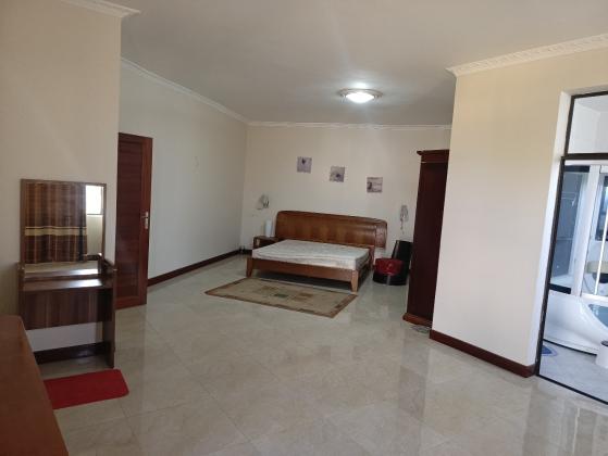 Arrenda-se e Vende-se está bela Moradia, tipo7 no bairro da costa do sol triunfo 2