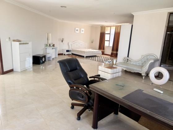 Arrenda-se e Vende-se está bela Moradia, tipo7 no bairro da costa do sol triunfo 2