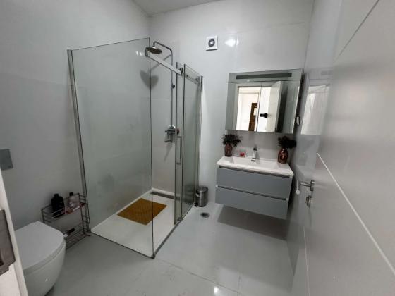 Vende-se Espaçoso Apartamento T3 3wcs moderna com piscina e ginásio no condomínio 4 life, dona alice