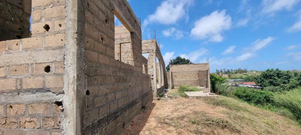 Obra tipo 3 na praia de Xai-xai