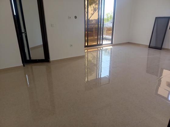 Vende-se Moradia, tipo4 no bairro da costa do sol Mapulene