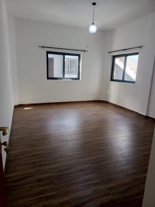 Arrenda-se Moradia, tipo5 no bairro de laulane