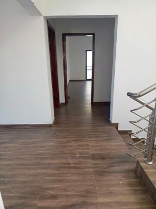 Arrenda-se Moradia, tipo5 no bairro de laulane