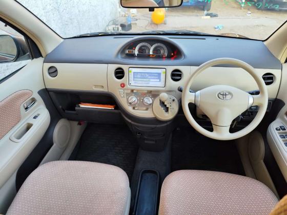 Toyota Sienta 2011 recém chegado
