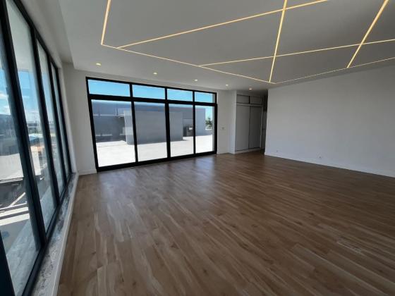 Arrenda-se Luxuosa Moradia, tipo5 no bairro da costa do sol triunfo 2