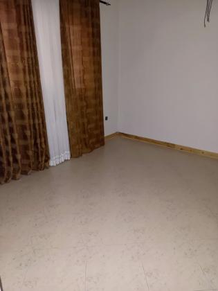 Vende-se está bela vivenda, tipo3 no bairro de Laulane a 120 metros da estrada Rua da Beira