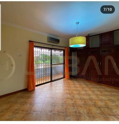 Vende-se Moradia, tipo5 no bairro da costa do sol triunfo 1