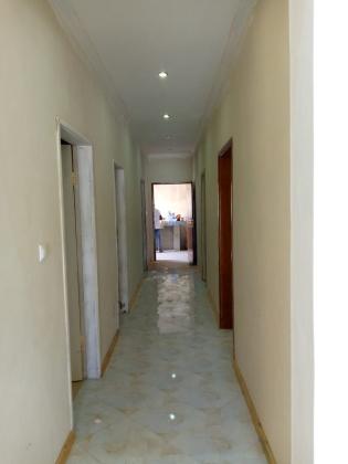 Vende-se está bela vivenda, tipo3 no bairro de Laulane a 120 metros da estrada Rua da Beira