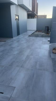 Arrenda-se Luxuosa, tipo6 no bairro da Sommershield 2