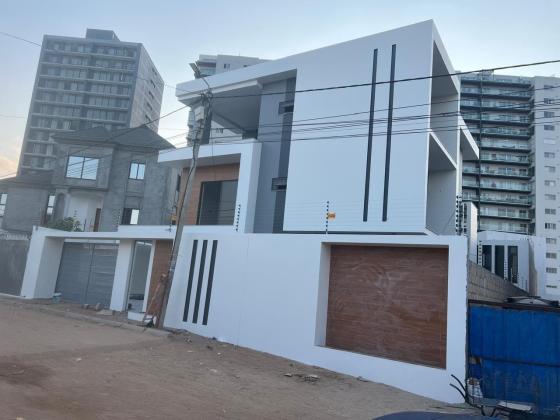 Arrenda-se Luxuosa, tipo6 no bairro da Sommershield 2