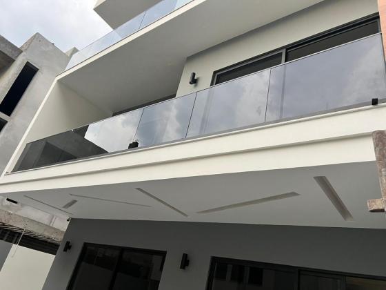Arrenda-se Luxuosa, tipo6 no bairro da Sommershield 2