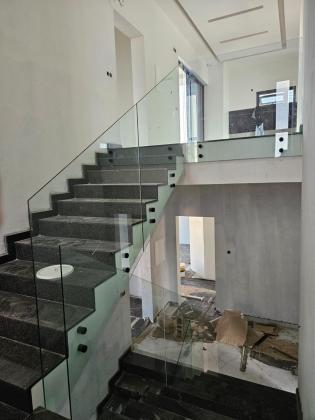 Arrenda-se Luxuosa, tipo6 no bairro da Sommershield 2
