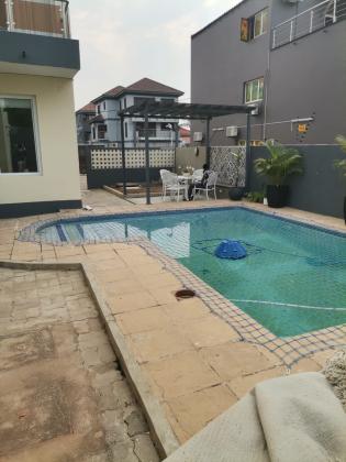 Vende-se Moradia, tipo4 no bairro da costa do sol triunfo 1